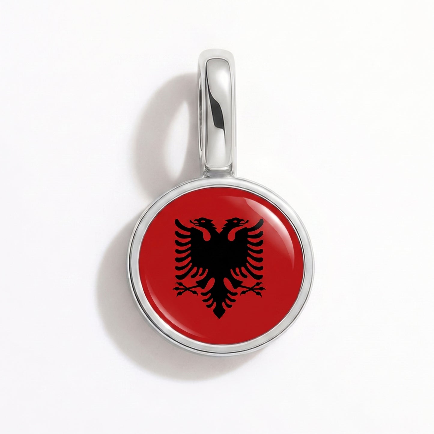 Flaggcharm Albanien – rund silver