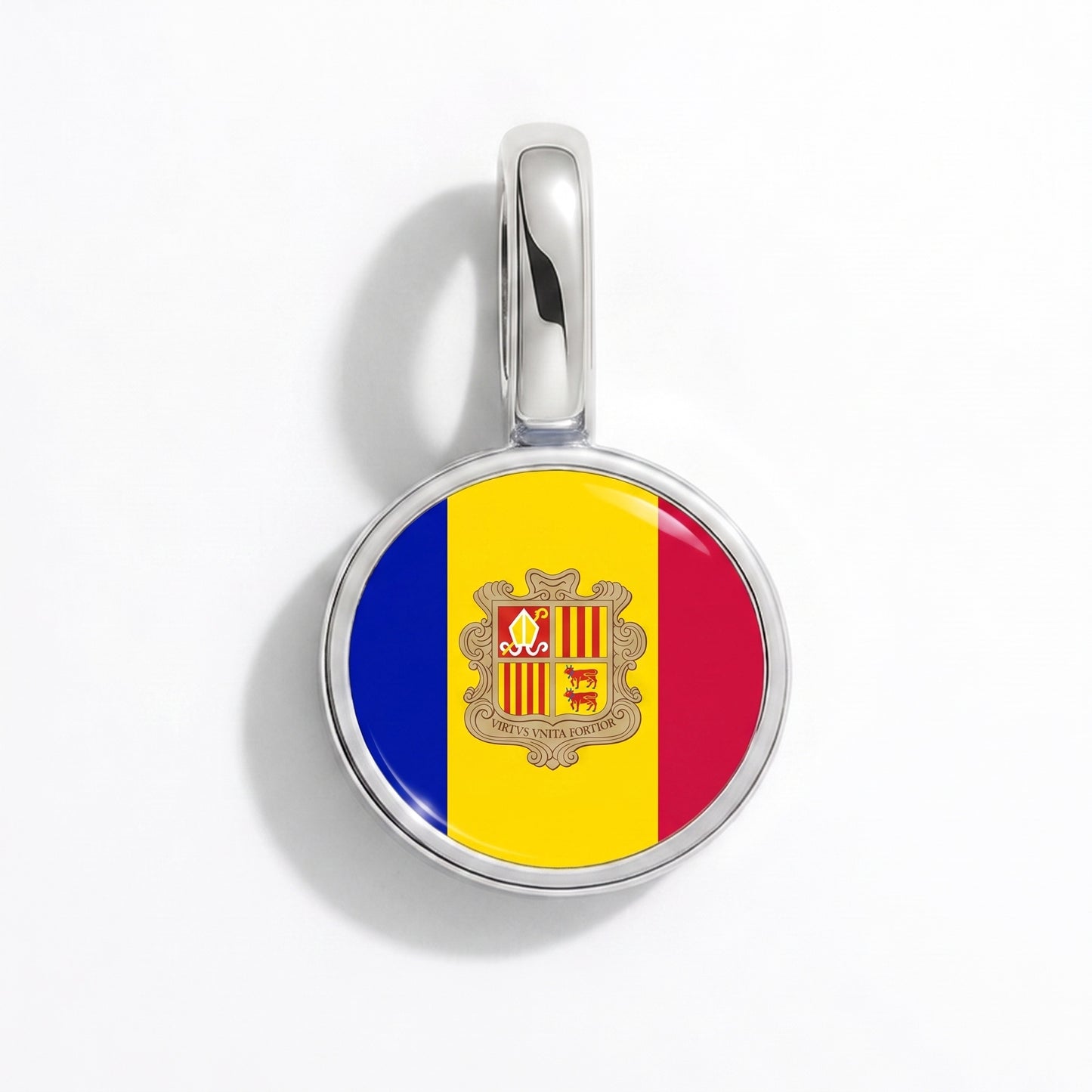 Flaggcharm Andorra – rund silver