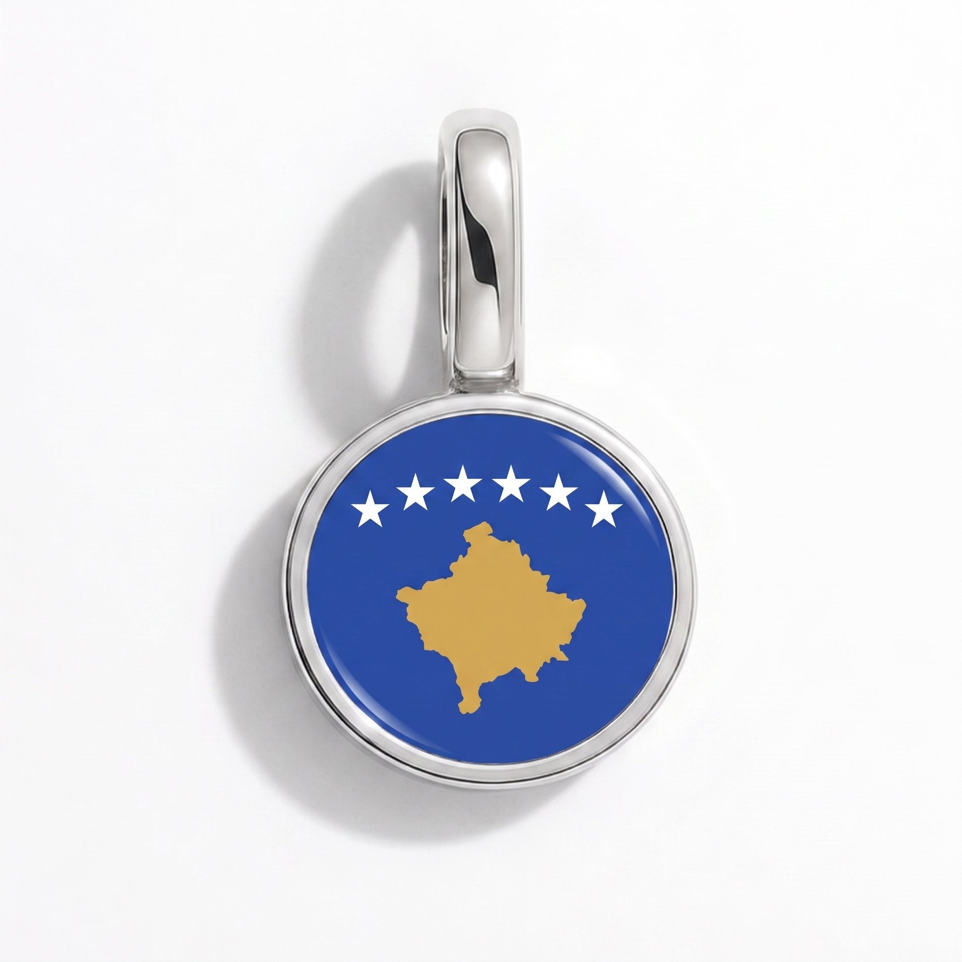 Flaggcharm Kosovo – rund silver