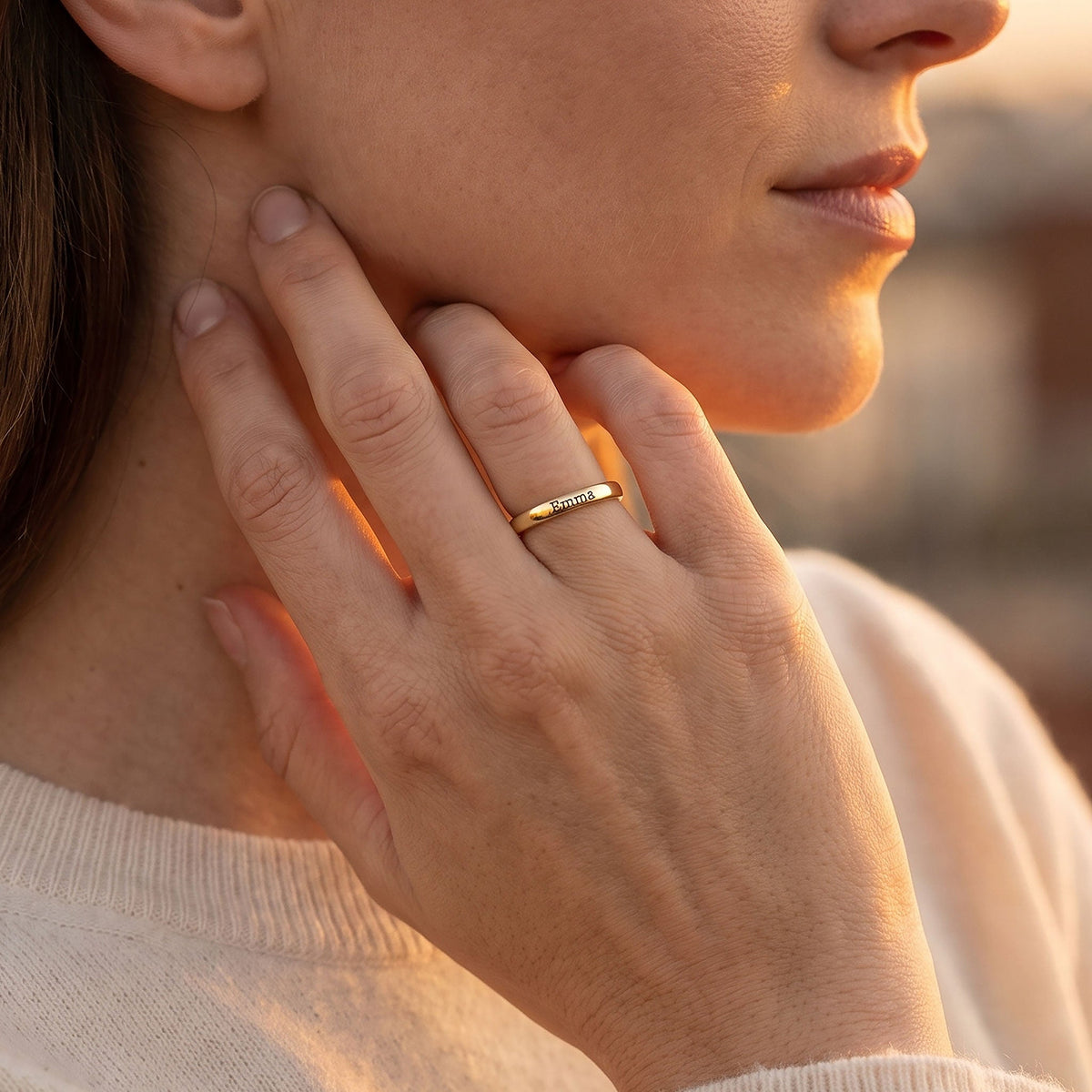 Tunn stapelbar namnring – guld – buren