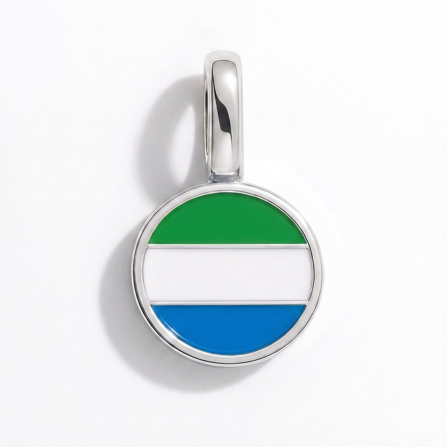 Flaggcharm Sierra Leone – rund silver